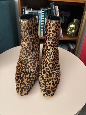 Leopard Print Pointed Toe Kitten Heel Ankle Booties Size 9
